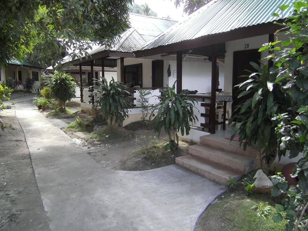 Seashore Beach Resort Puerto Galera Exterior photo