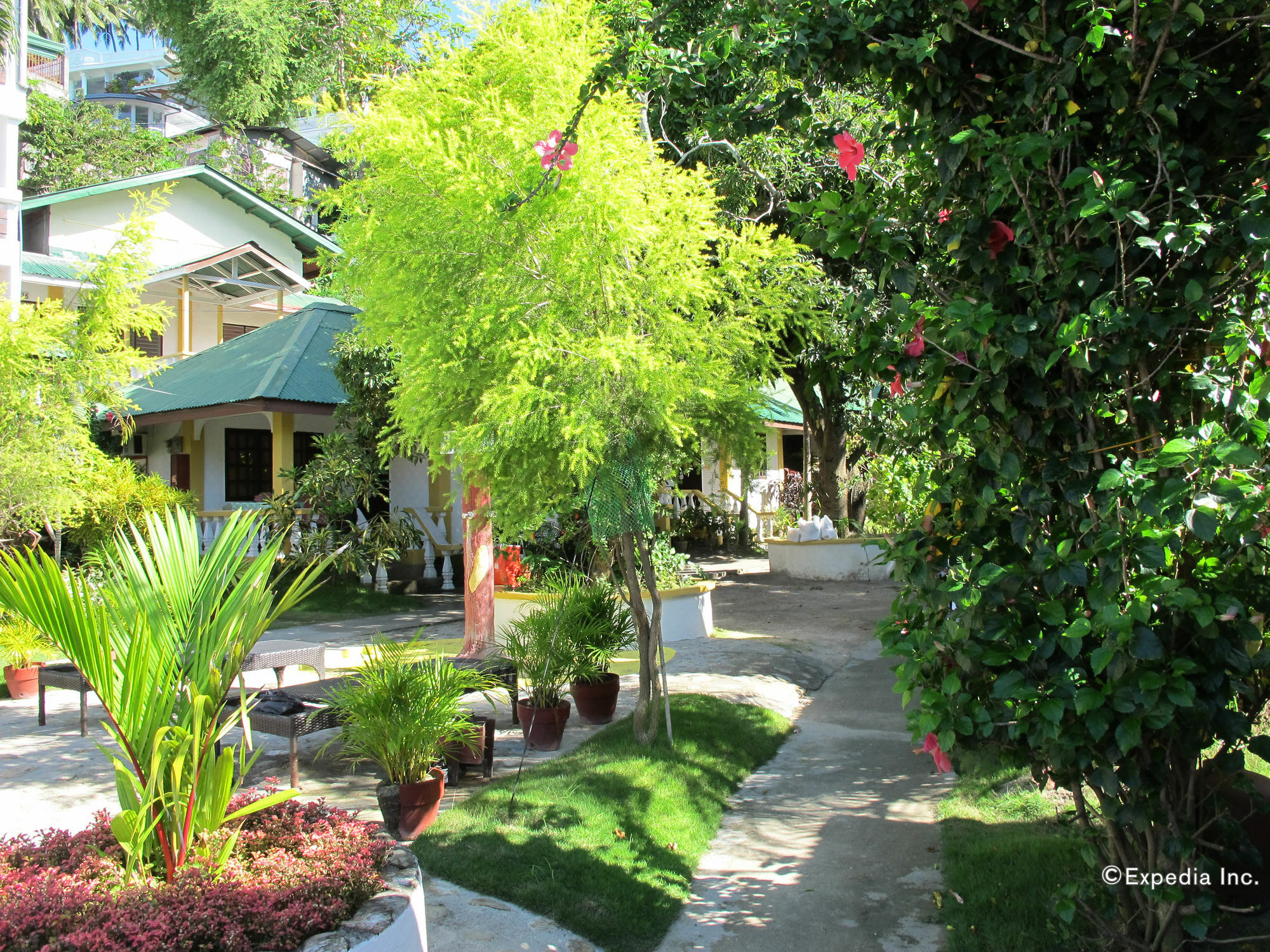 Seashore Beach Resort Puerto Galera Exterior photo